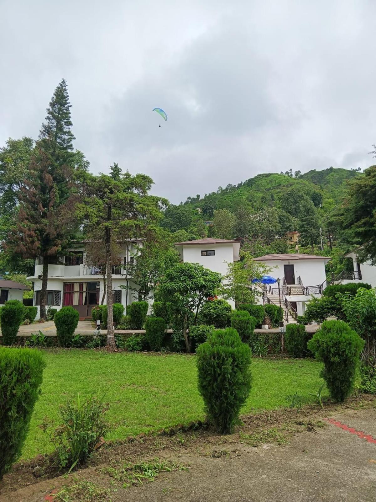 Shikha Resort Ewentbliz Бхимтал Экстерьер фото