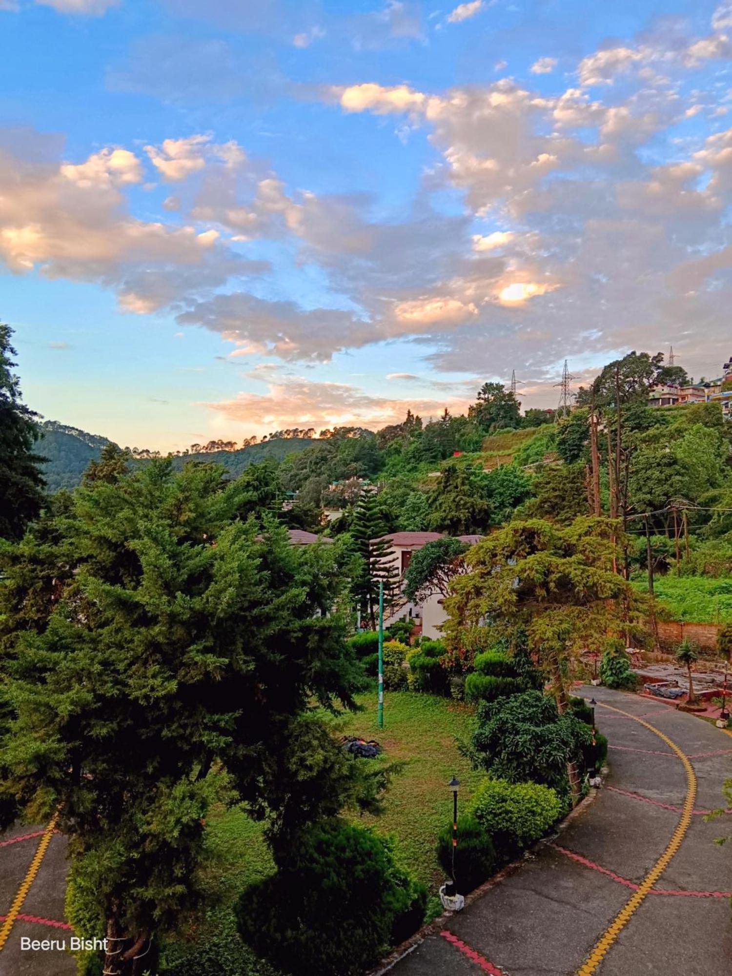 Shikha Resort Ewentbliz Бхимтал Экстерьер фото