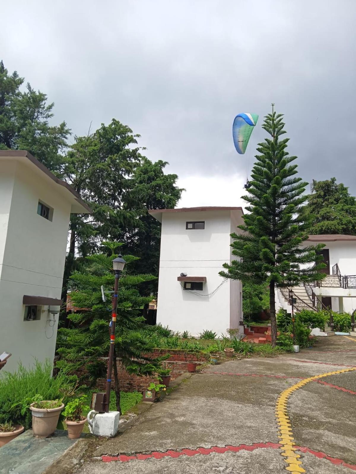 Shikha Resort Ewentbliz Бхимтал Экстерьер фото